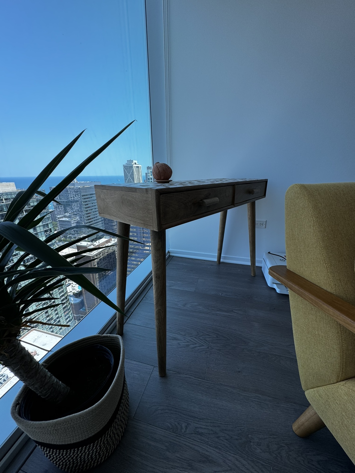 Console table - photo 3