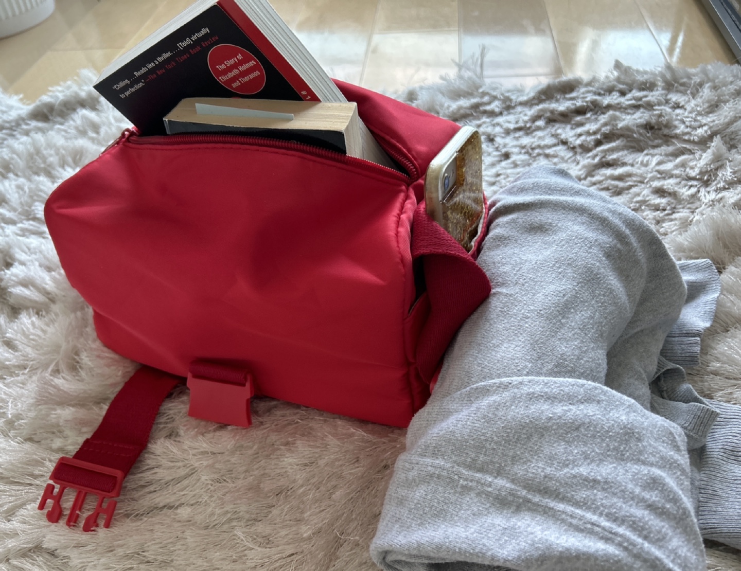 Red mini gym bag (brand new - never opened) - photo 5