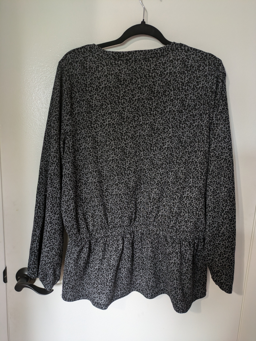 Black and Gray Knit Top - photo 3