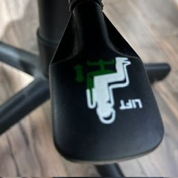 Computer table and chairr image indicator(9)