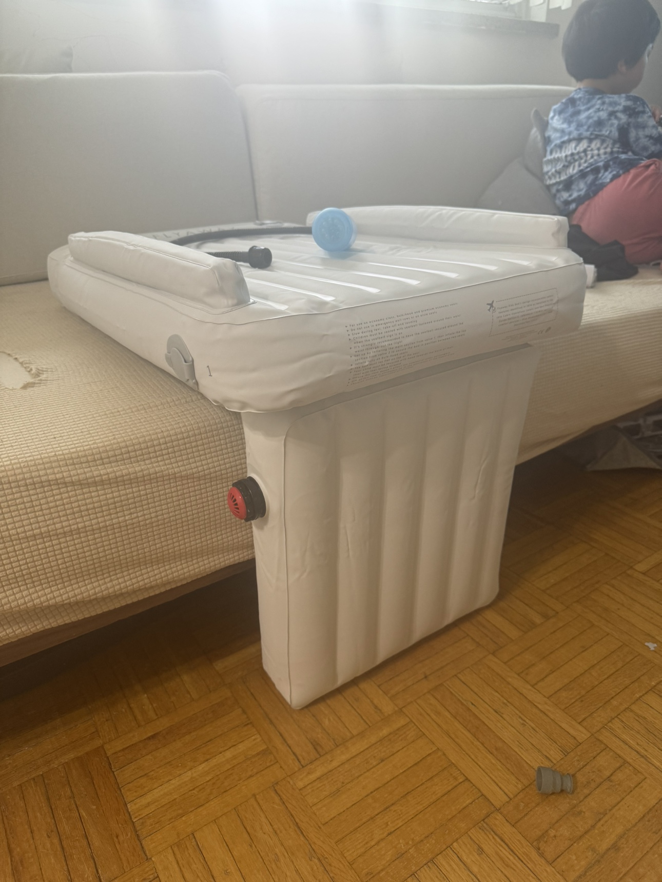 Flyaway design travel bed