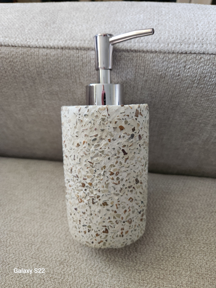 stone soap/lotion dispenser image indicator(2)