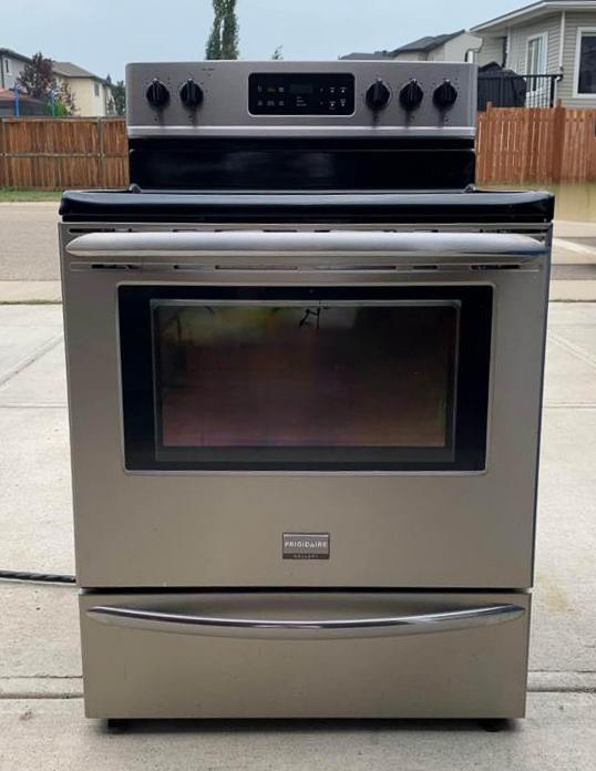 Frigidaire Glass Stove