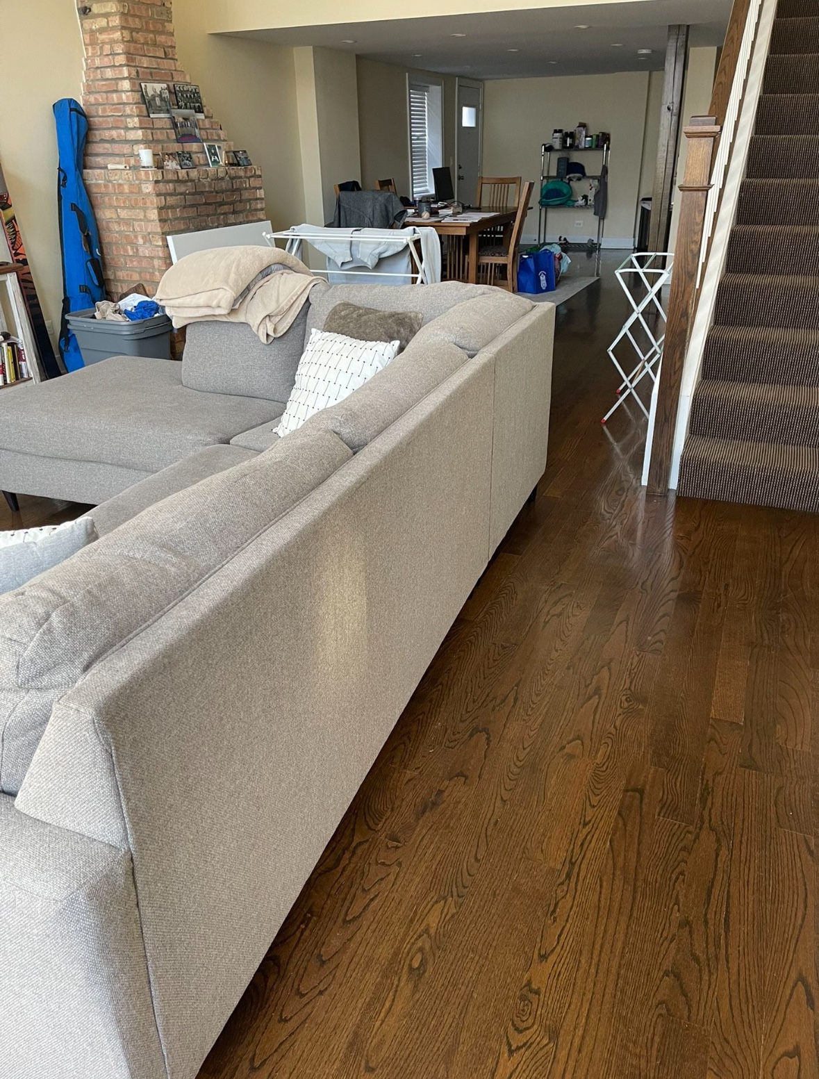 Couch - photo 2