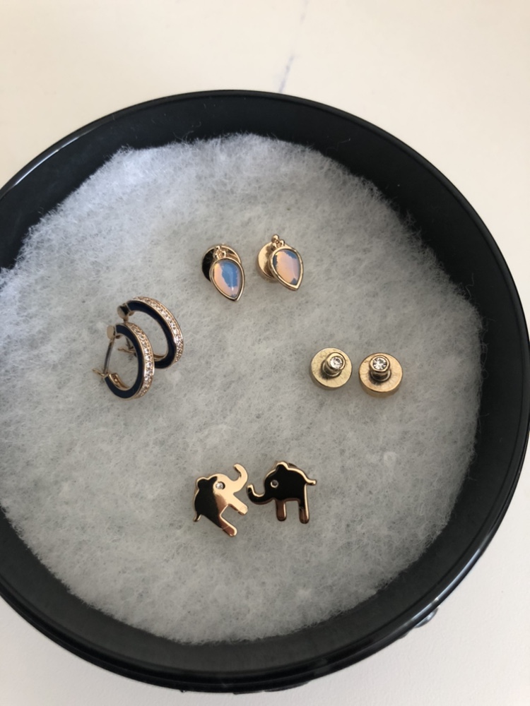 Banana republic earrings thumbnail