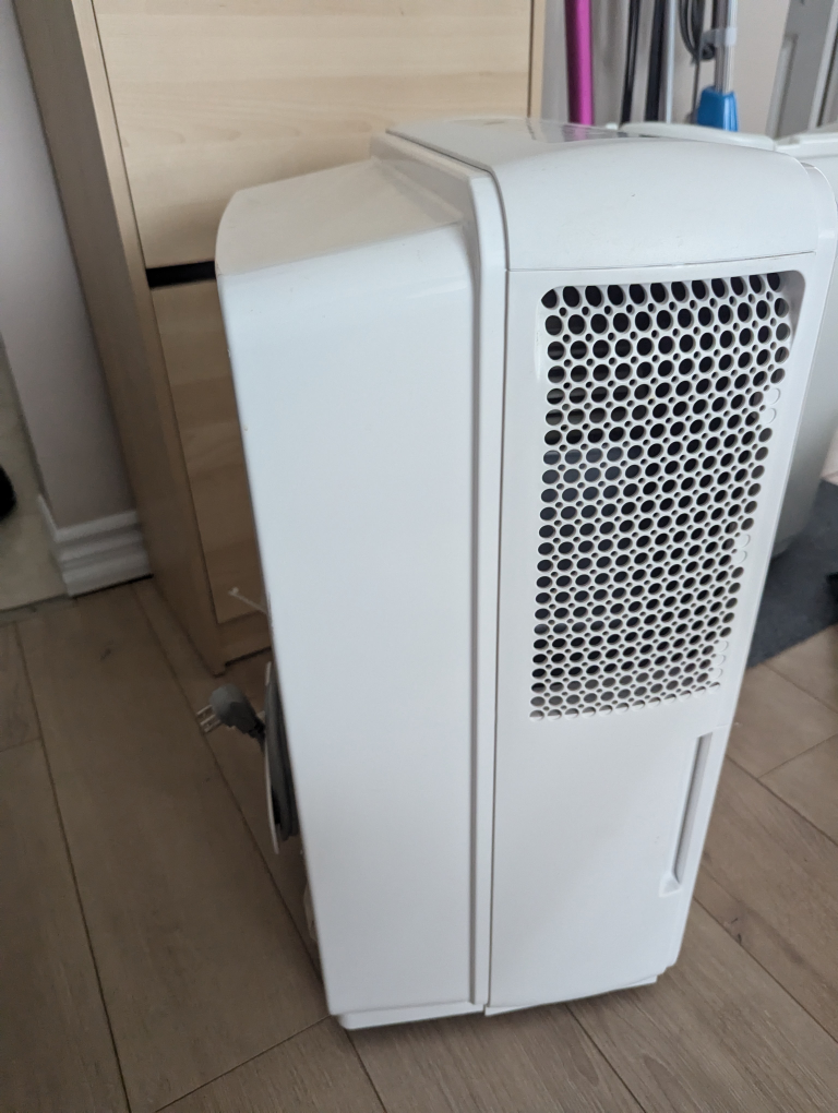 Insignia Dehumidifier - photo 3
