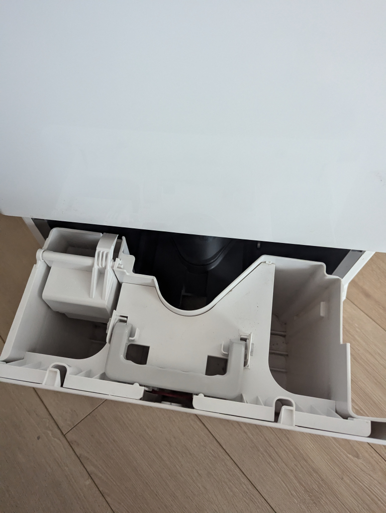 Insignia Dehumidifier - photo 5