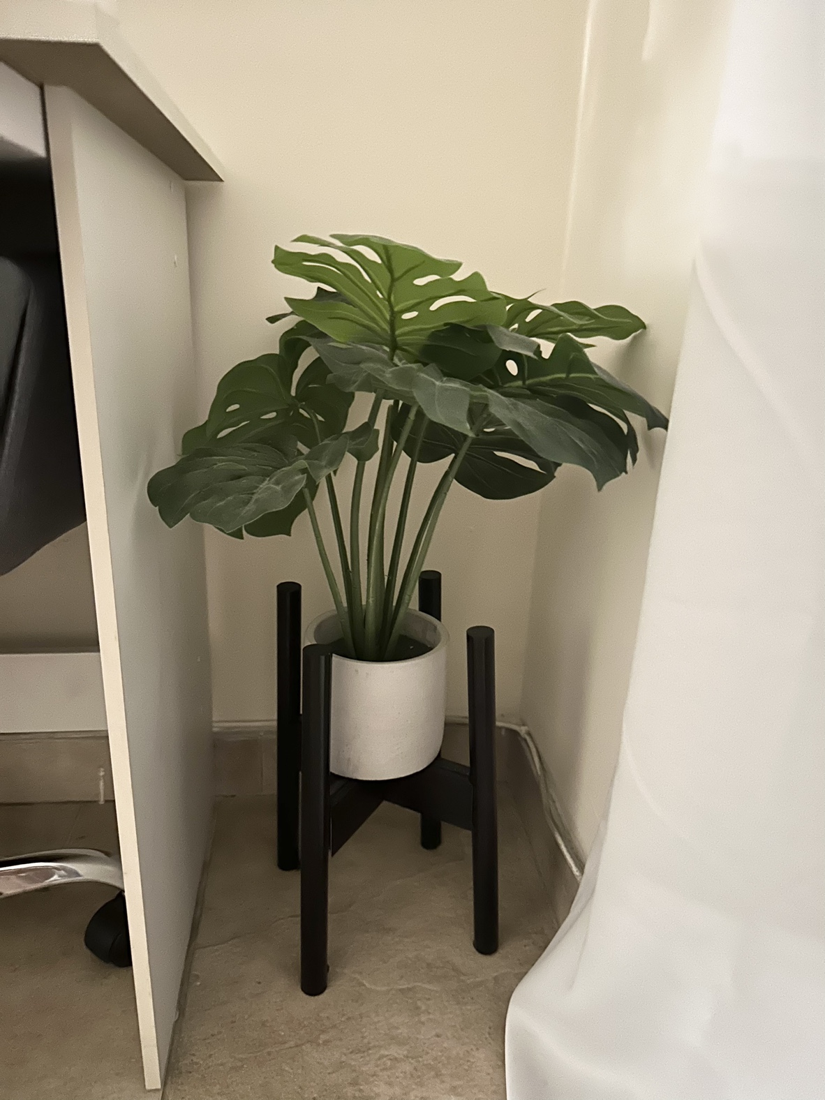 Fake monstera + planter