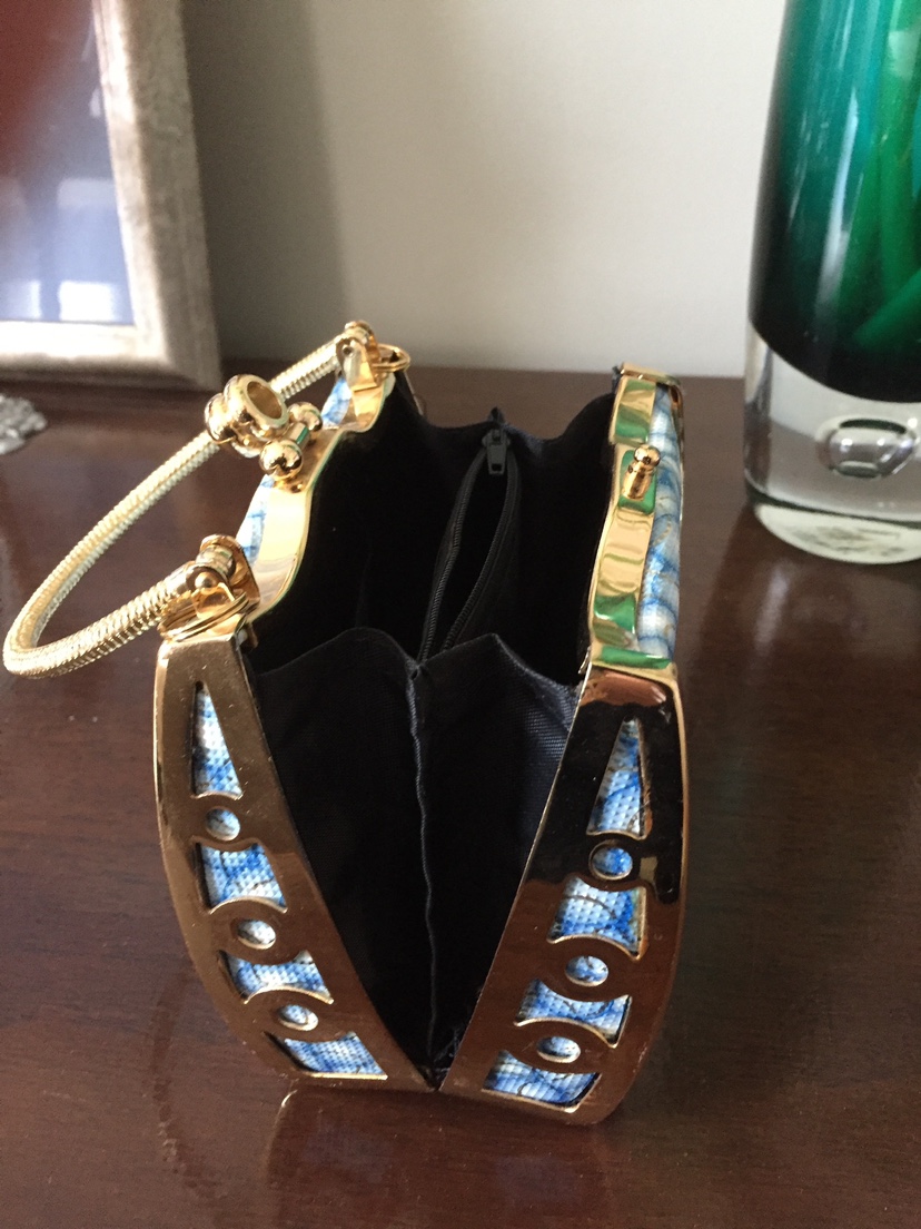 Gorgeous Brand New Purse image indicator(3)