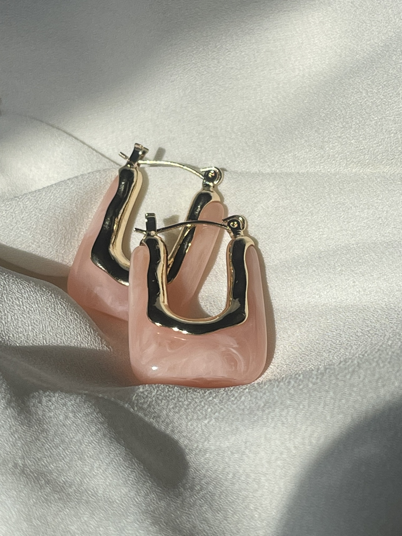 Brand new resin earrings- pink image indicator(2)