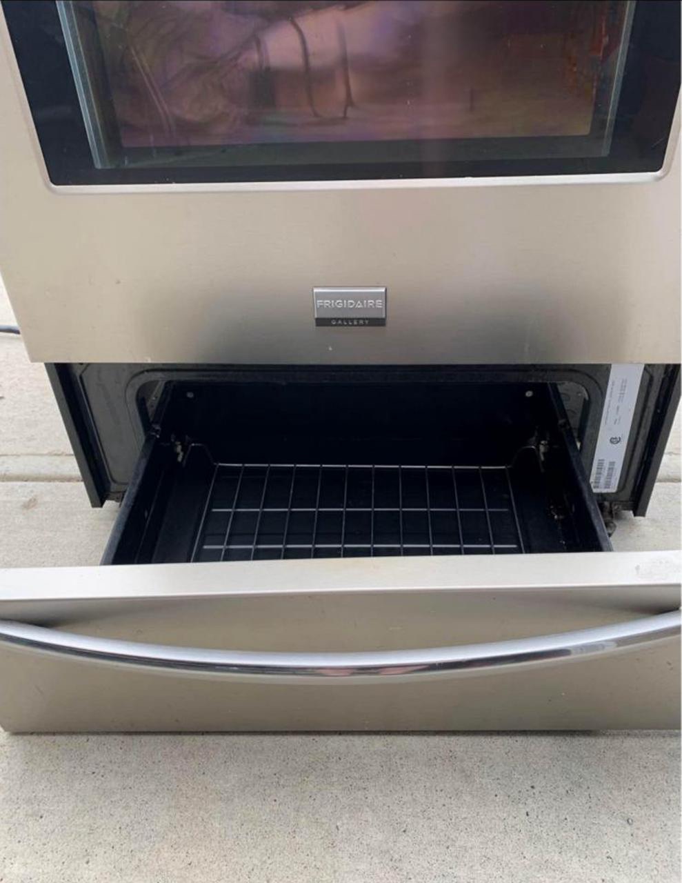 Frigidaire Glass Stove - photo 3