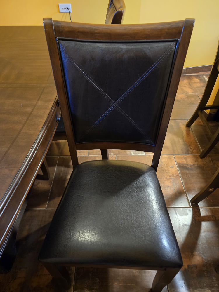 Dining table and 4 chairs - photo 2