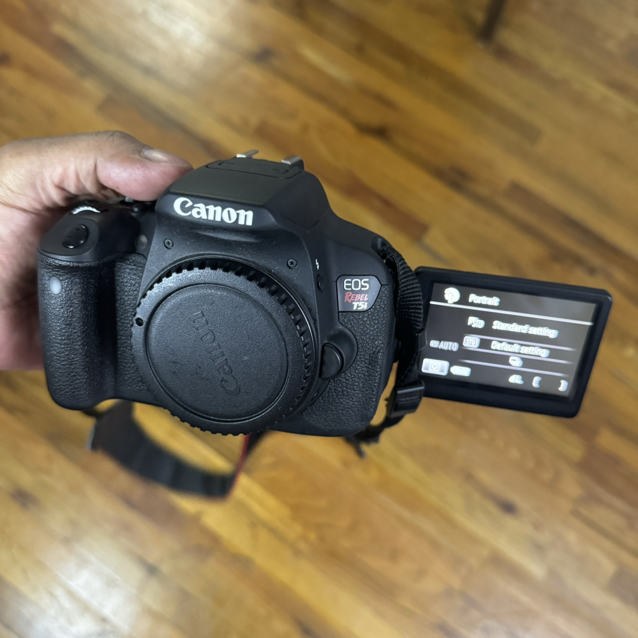 Canon t5i body only