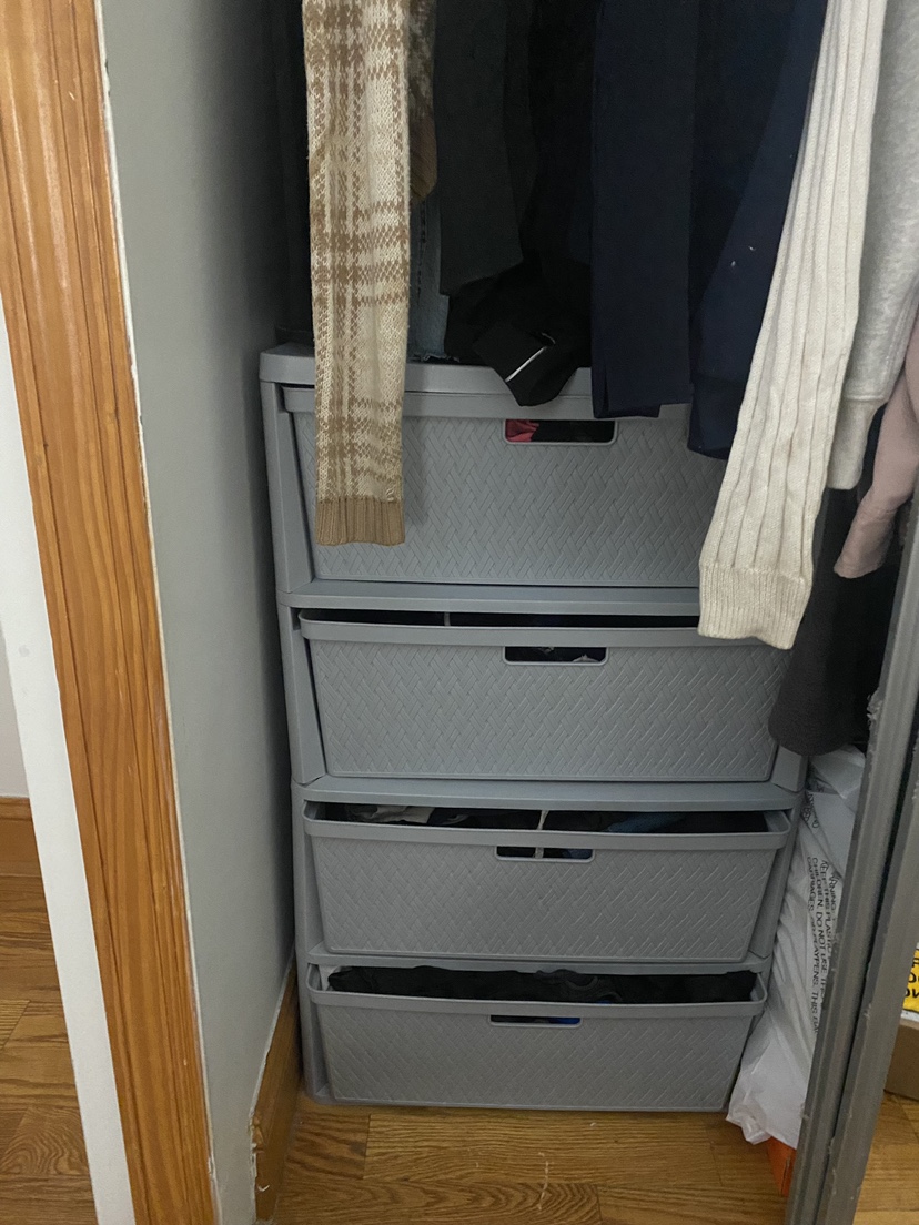 Plastic dresser