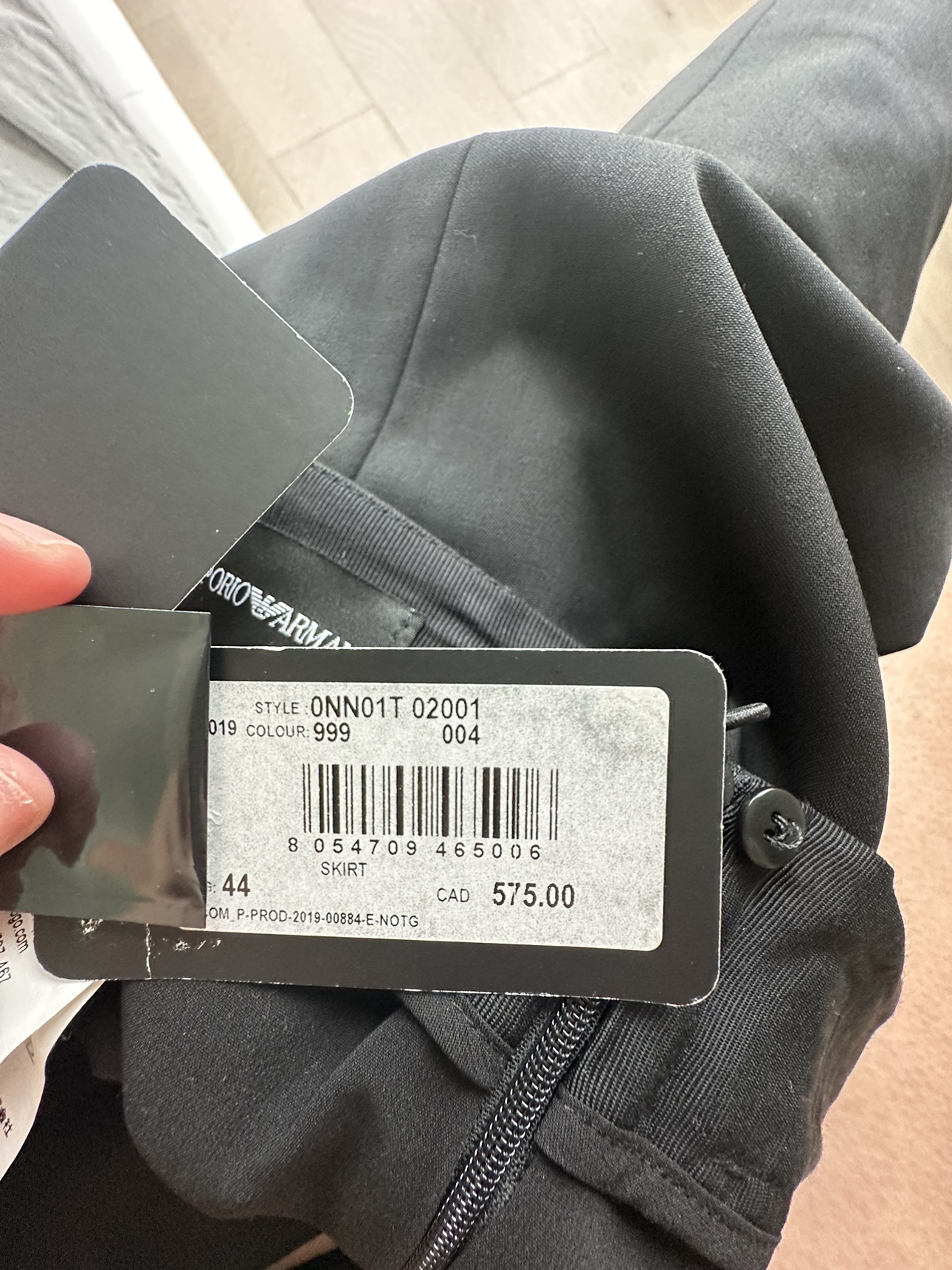 Armani skirt image indicator(2)