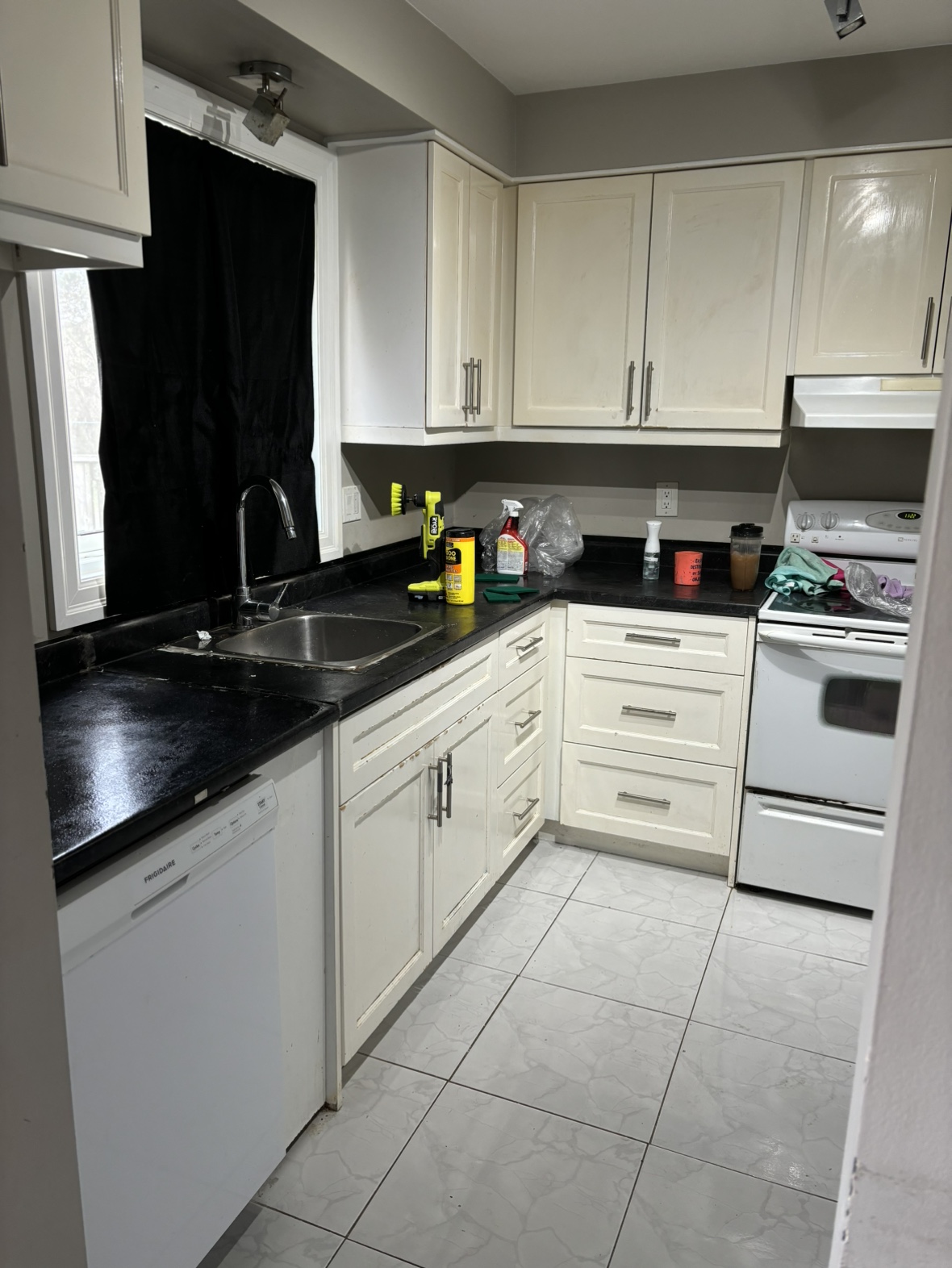 Custom  Kitchen Painting image indicator(4)