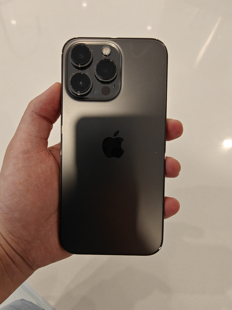 iPhone 13 pro - photo 2