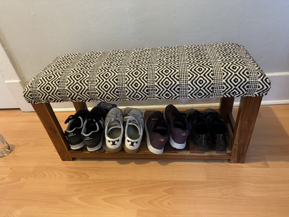 Shoe rack bench