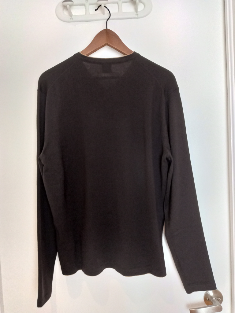 HUGO BOSS men's classic v-neck. Size M image indicator(3)