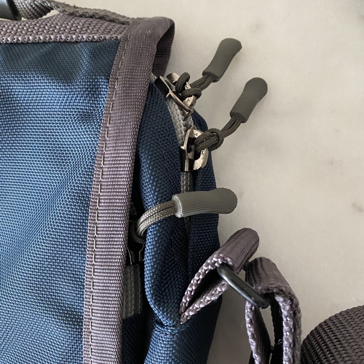 MEC Unisex Crossbody Travel Bag image indicator(5)