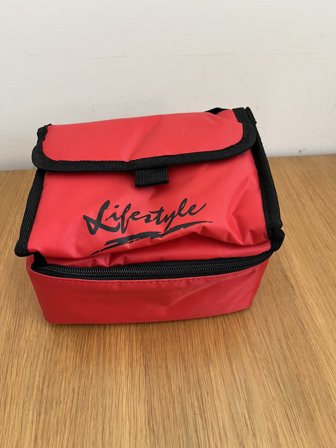 New Insulated Lunch Bags (3 available) image indicator(3)