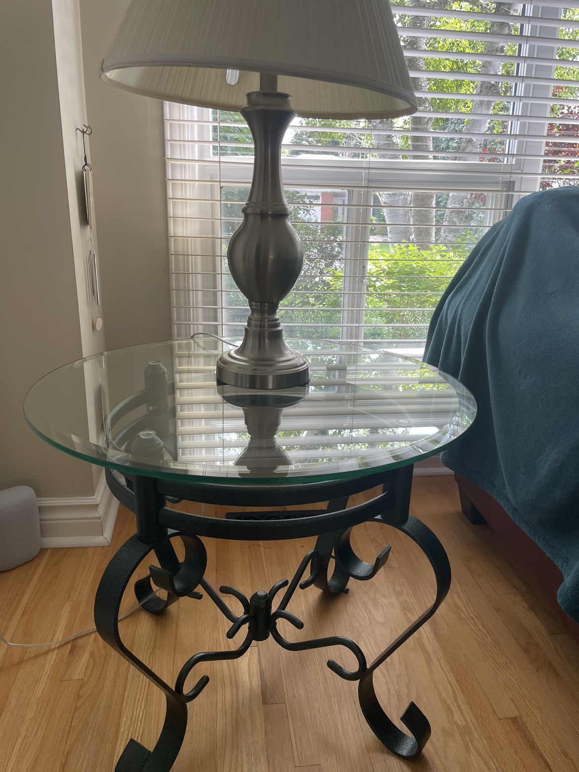Living room glass coffee table and 2 side tables - photo 3