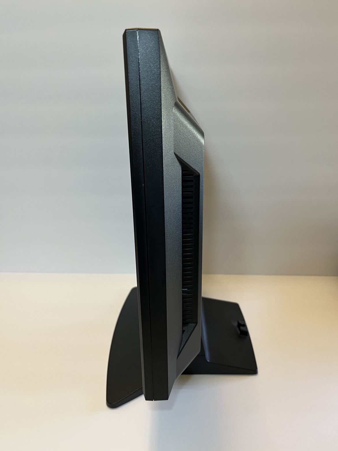 Like New Sharp 17” Computer Monitor - comes with power cord image indicator(2)