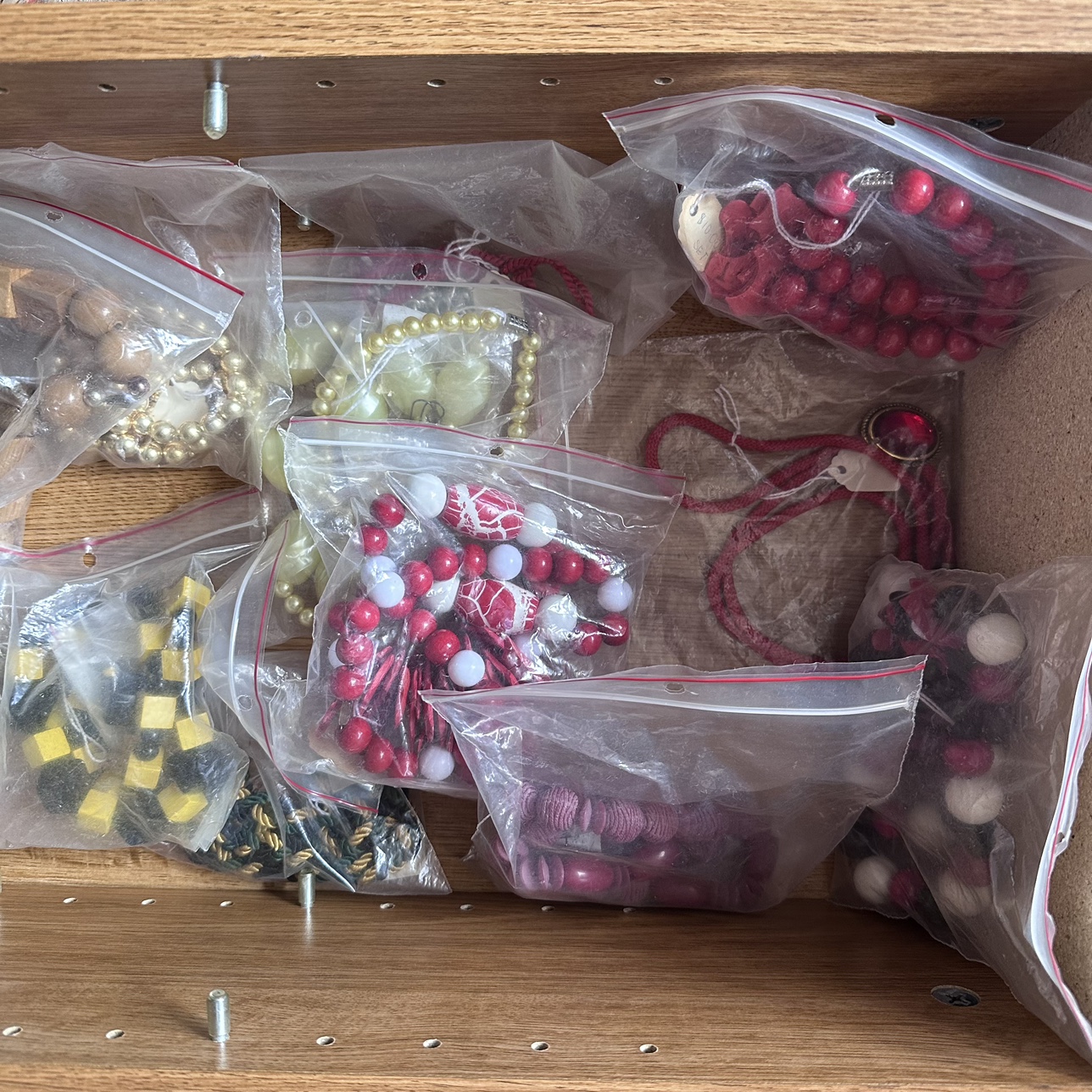 Vintage Beads/Jewellery-NEW image indicator(4)