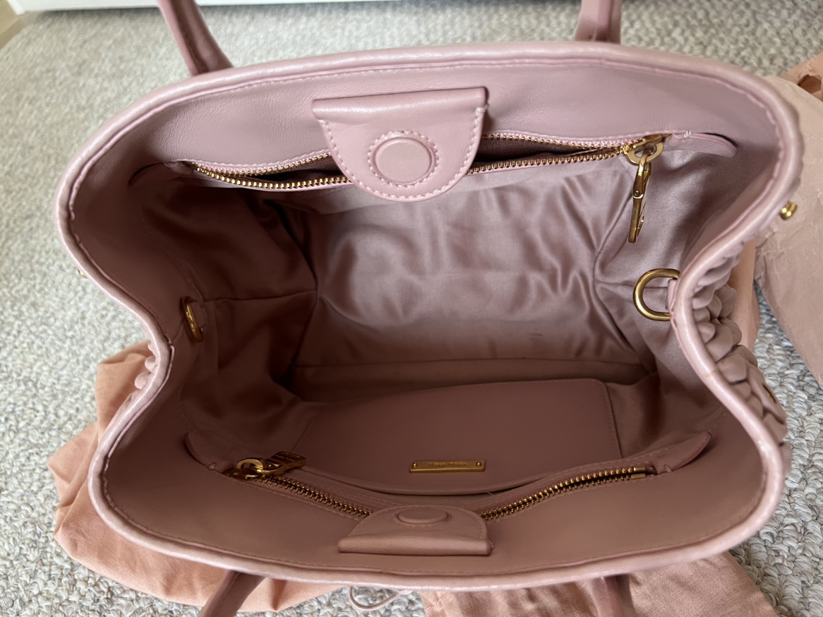 Miu Miu Matelasse Nappa Leather Bag Orchidea RN1069 image indicator(8)