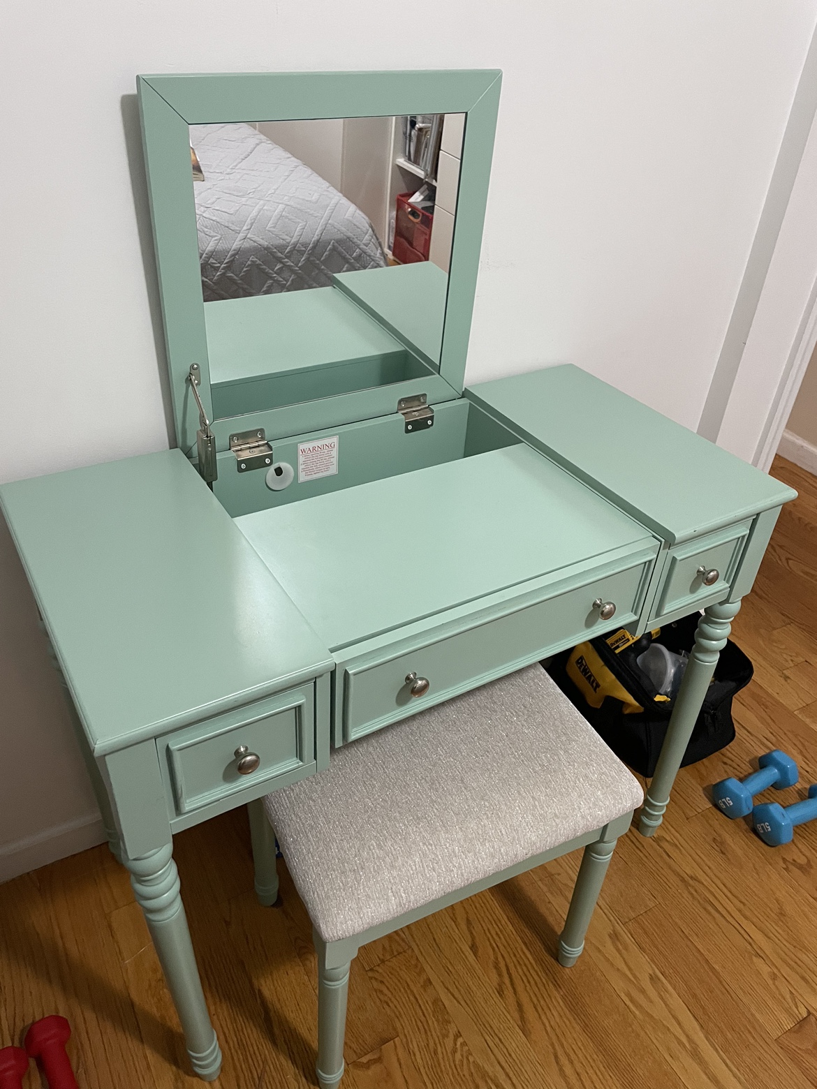 Vanity Desk with Mirror