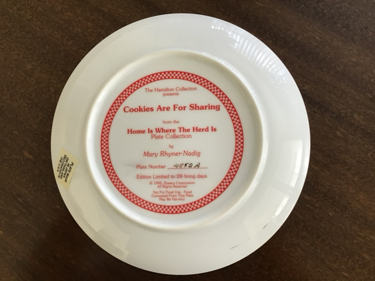 Hamilton Plate Collection - Home is Where the Herd Is image indicator(2)