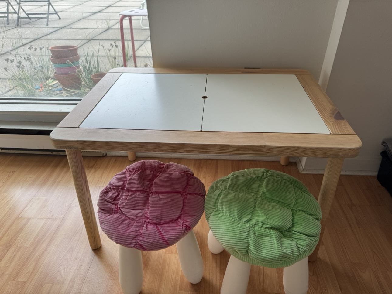 Kid desk thumbnail