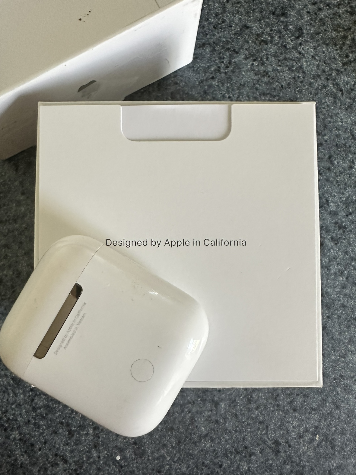 Apple AirPods Charging Case image indicator(3)