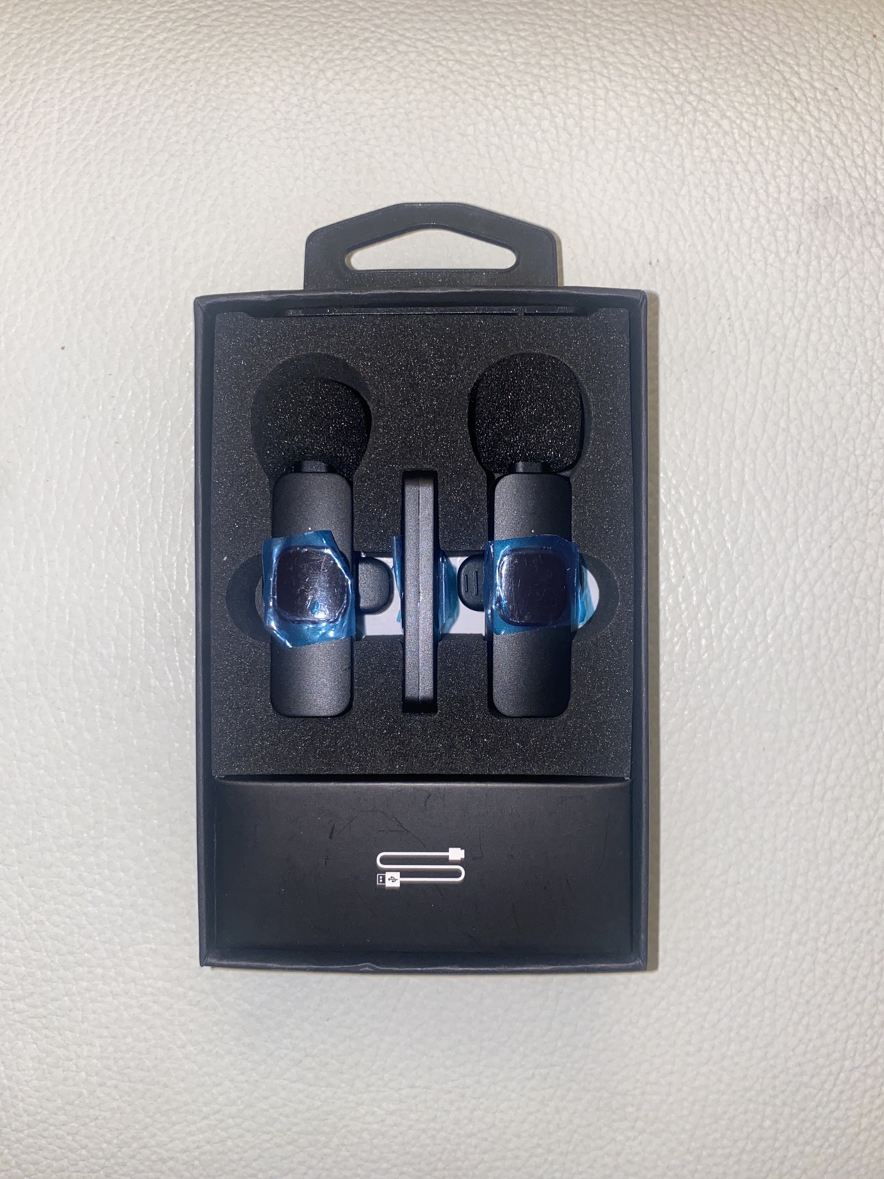 Brand New Wireless Lavalier Mic for iPhone image indicator(2)