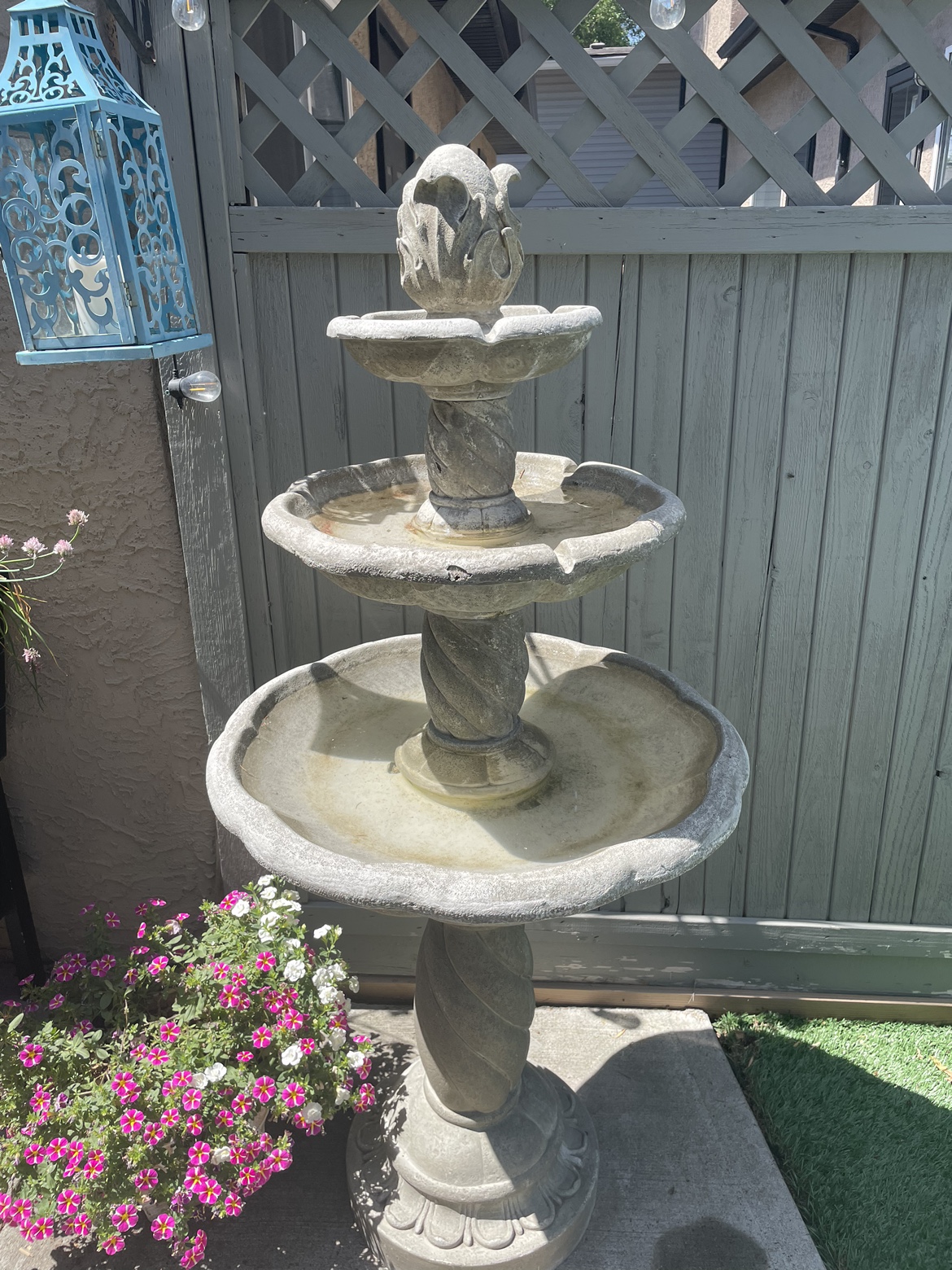 Garden/birdbath fountain thumbnail