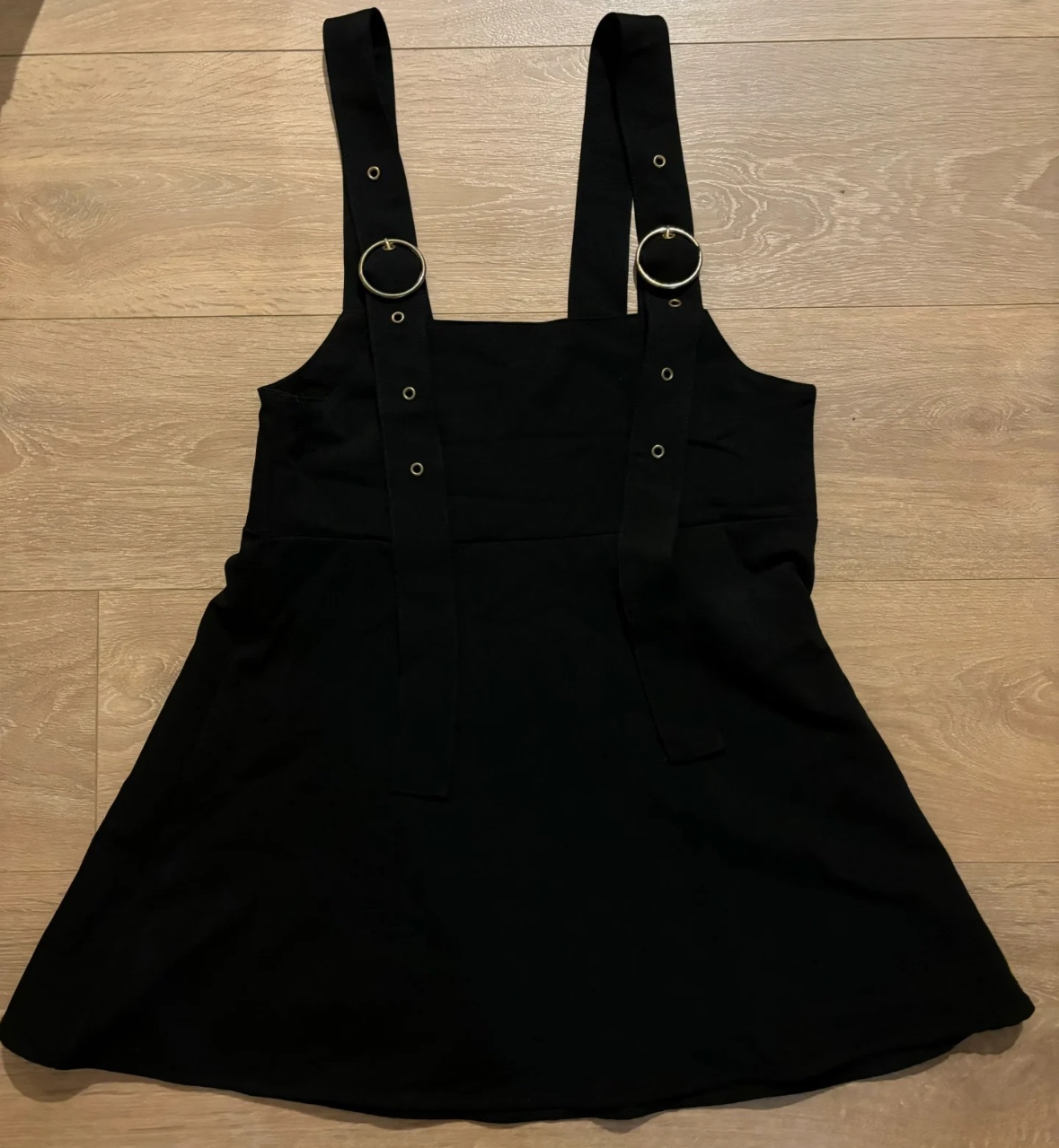 black skirt