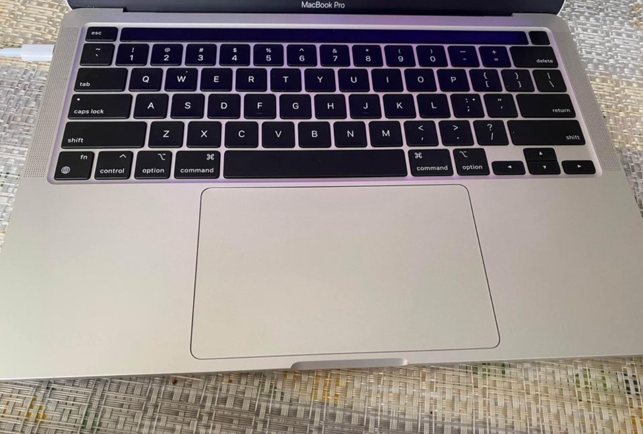 Macbook Pro 13” inch 2020 model 16gb ram 1 tb ssd - photo 3