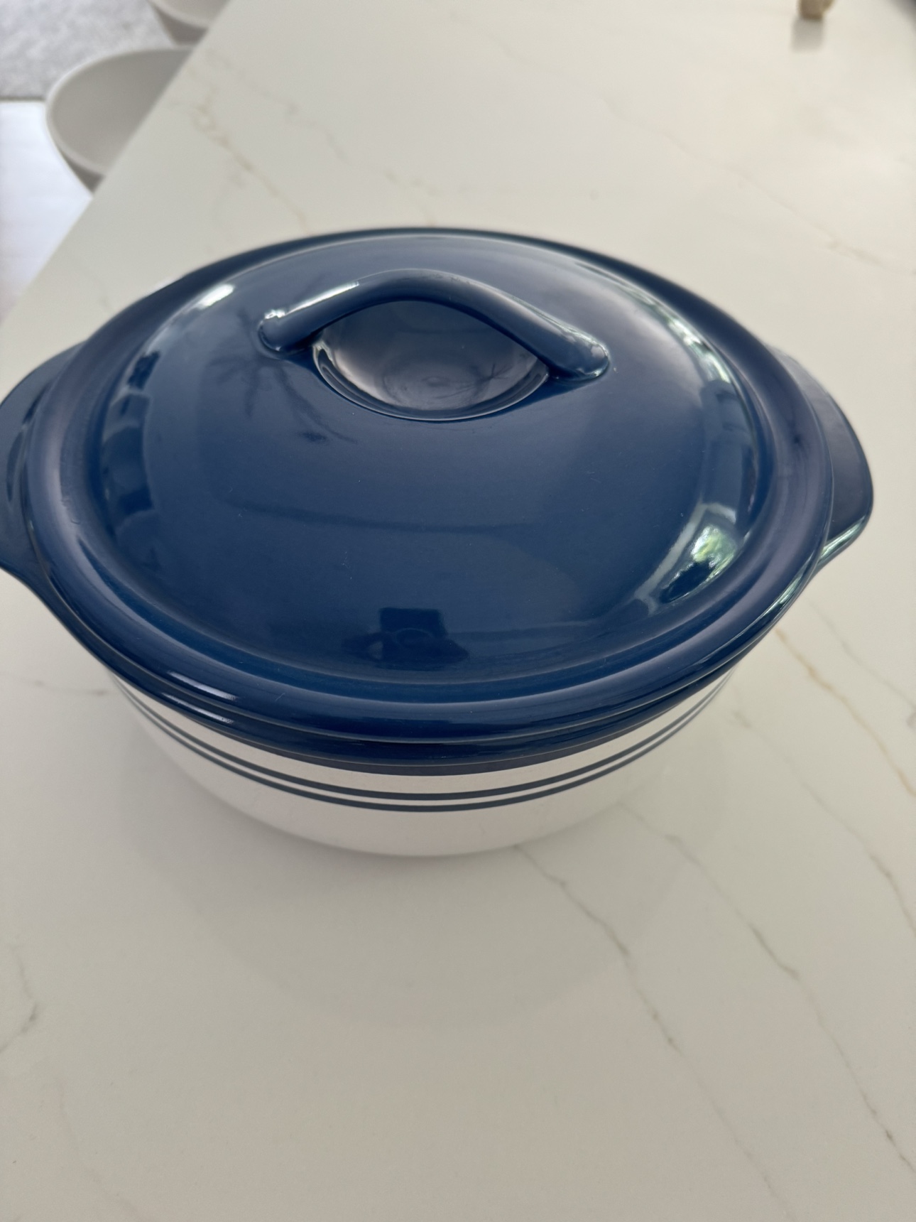 Ceramic dish with cover thumbnail