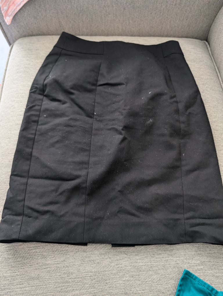 Pencil skirt in black - size 4 - h&m