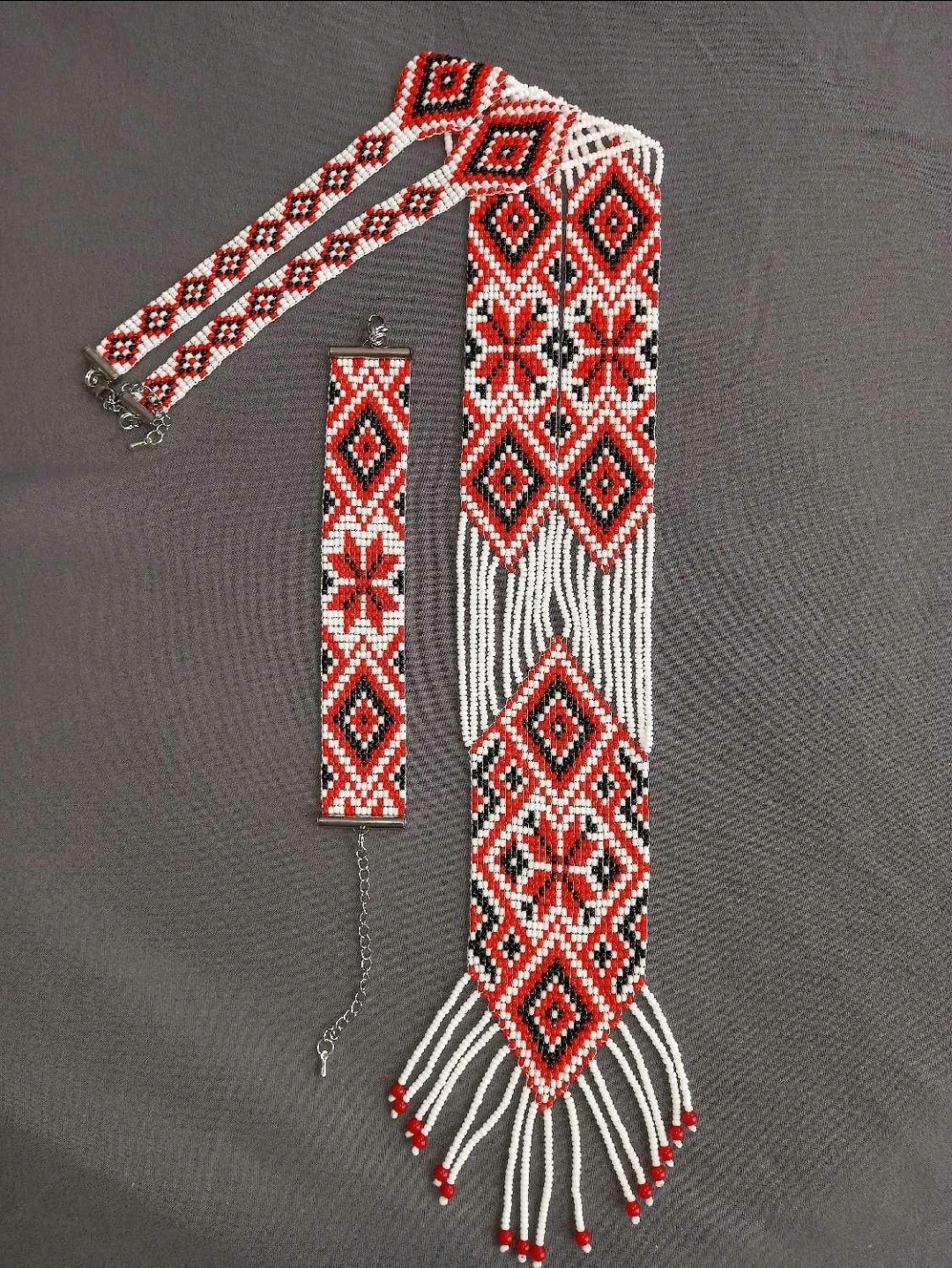 Ukrainian embroidery. Set. Gerdan and bracelet. image indicator(2)