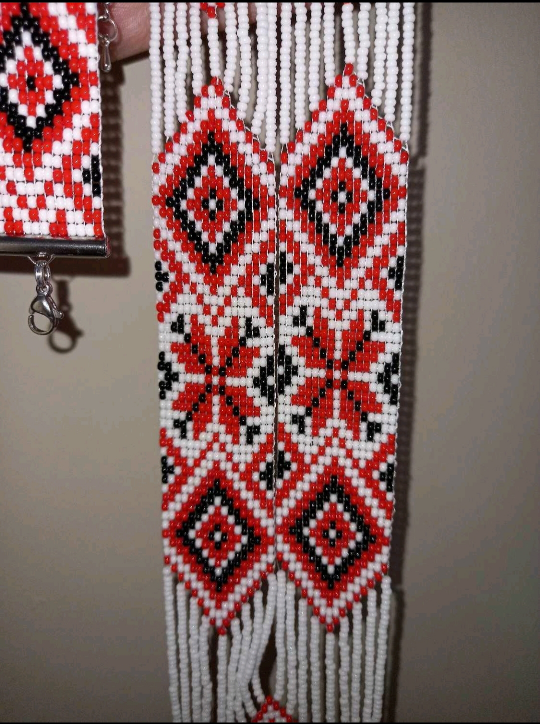 Ukrainian embroidery. Set. Gerdan and bracelet. image indicator(3)