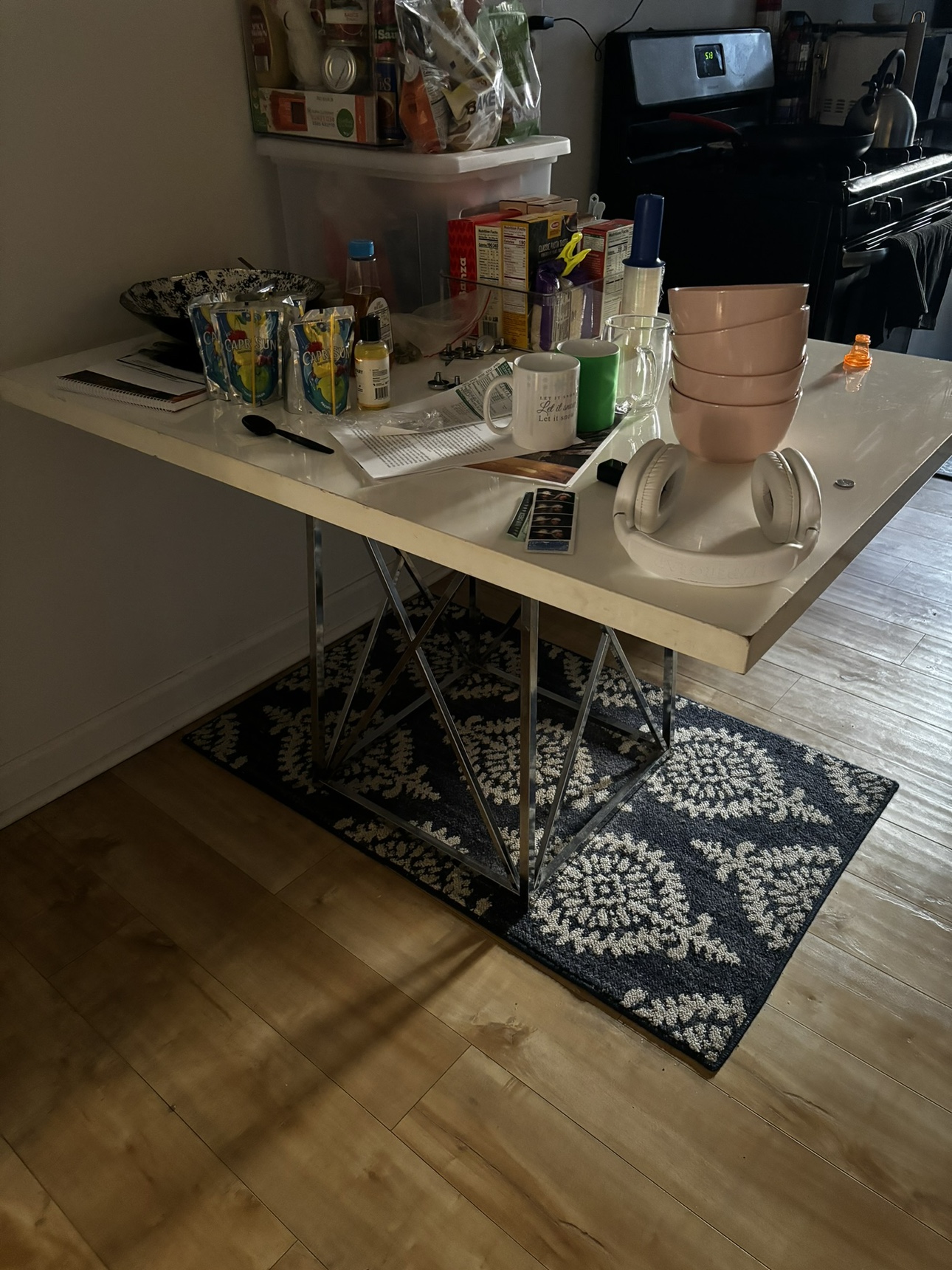 Kitchen table decent condition