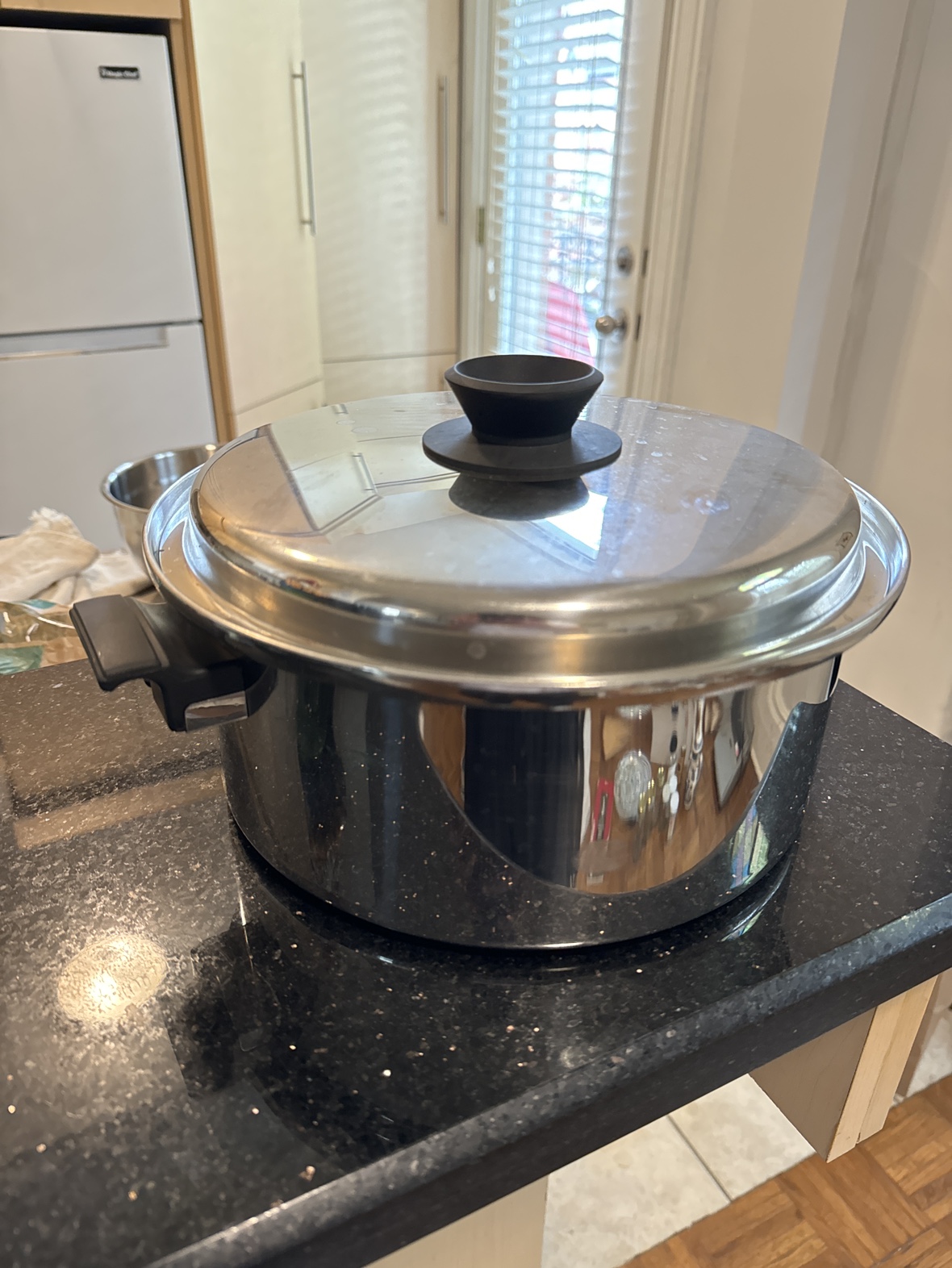 Cooking pot thumbnail