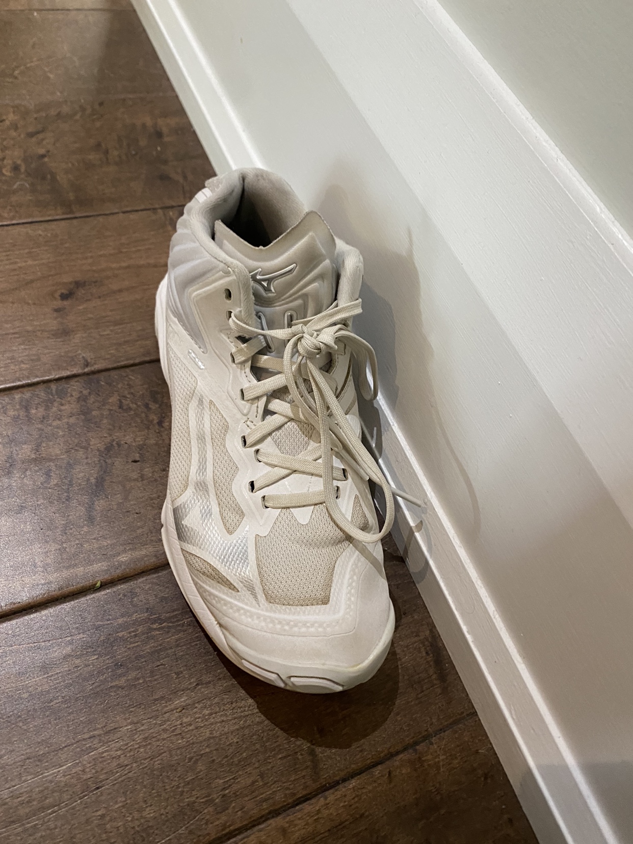 Volleyball shoes women size 7.5