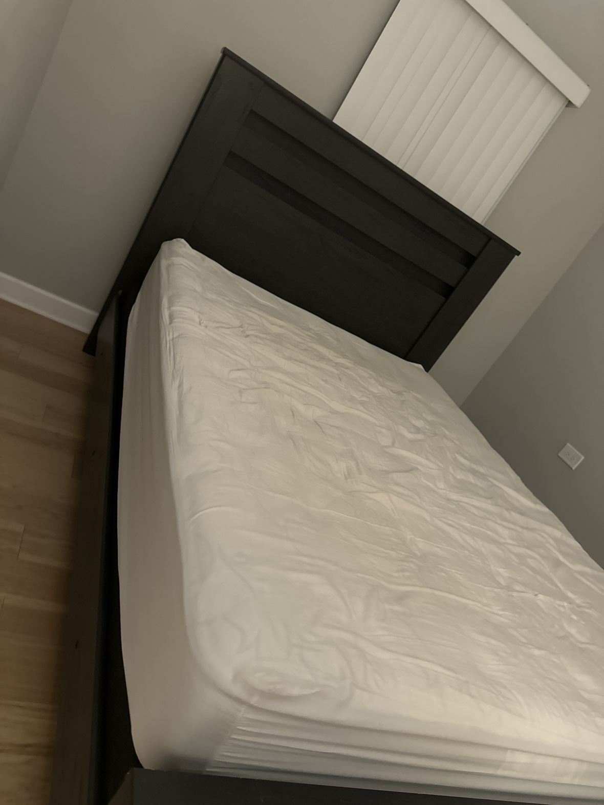 Queen size mattress&frame - photo 3