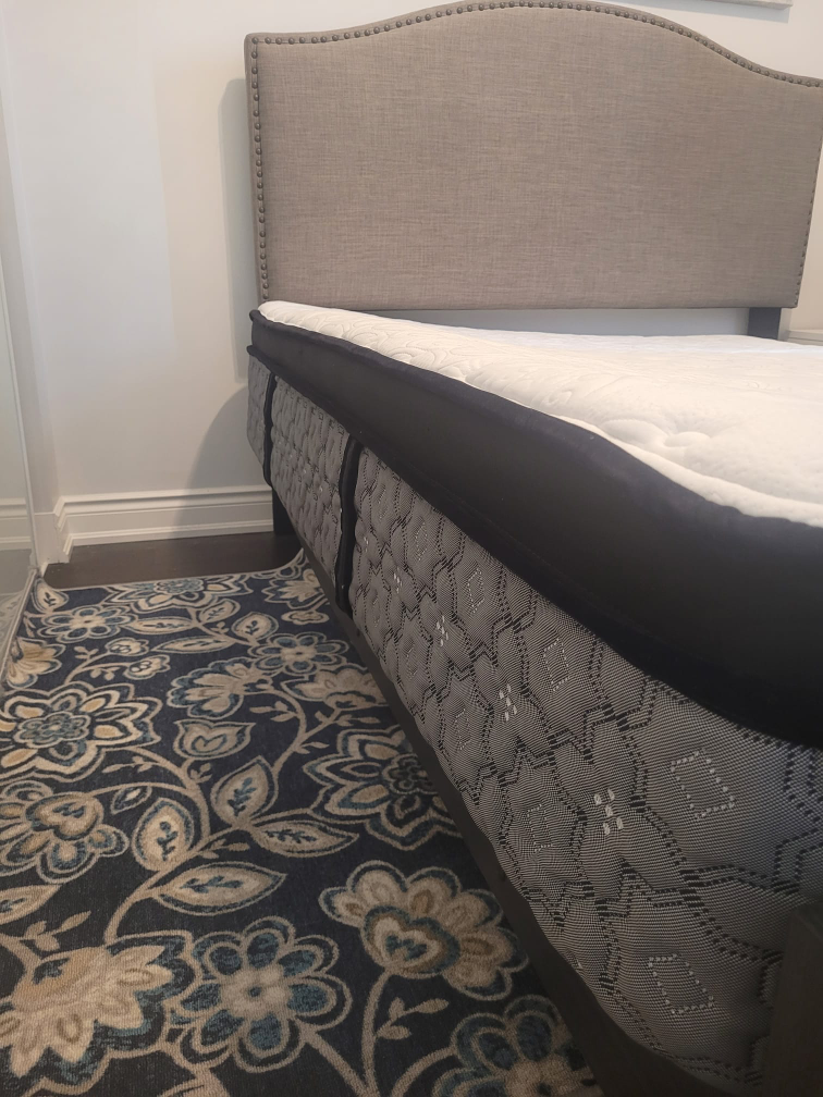 Queen bed frame and mattress - photo 4