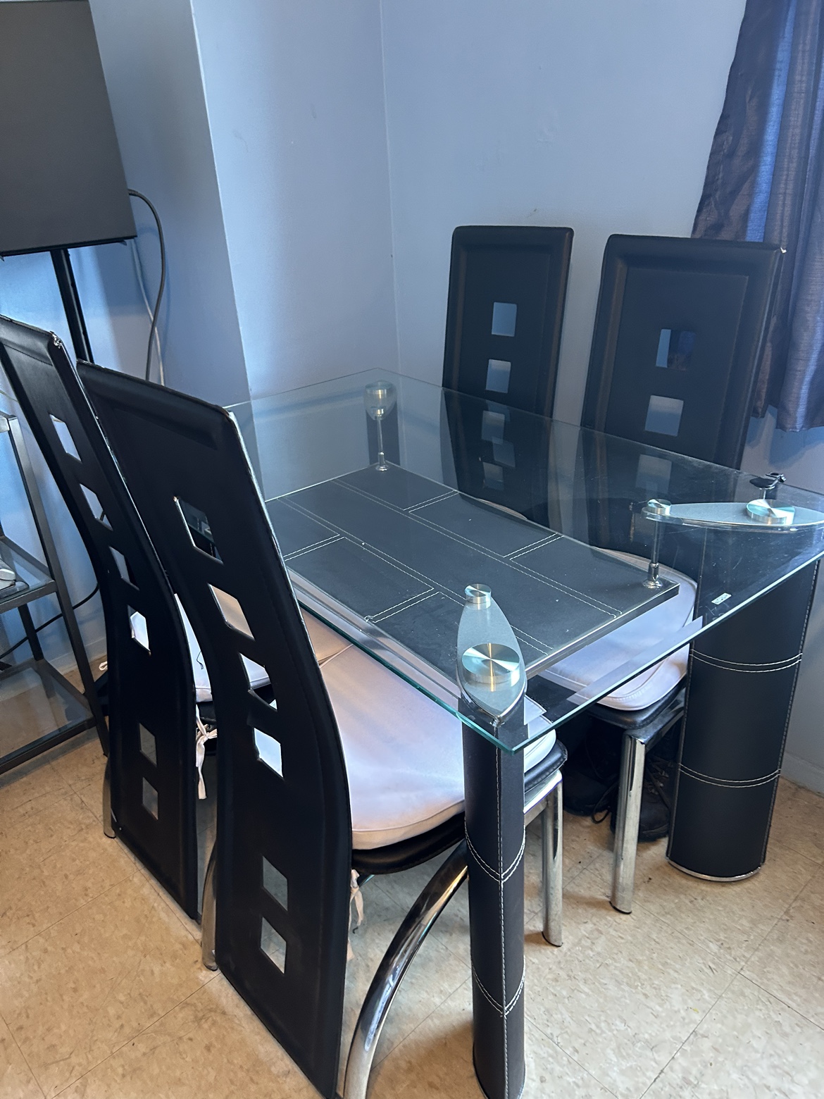 Dining room table
