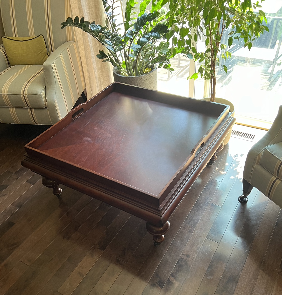 Large Beautiful Coffee Table - photo 2