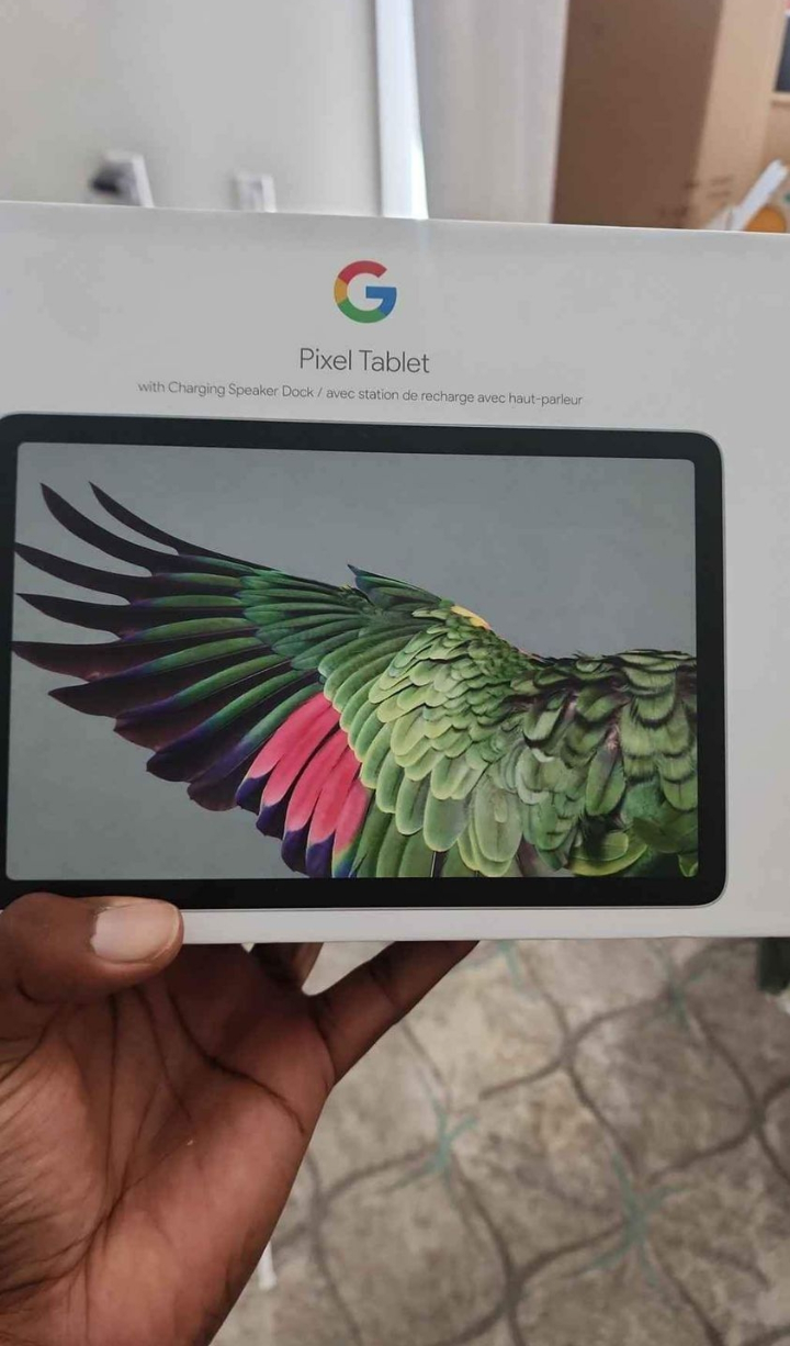Google Pixel Tablet and Charging Speaker Dock Hazel 256 GB