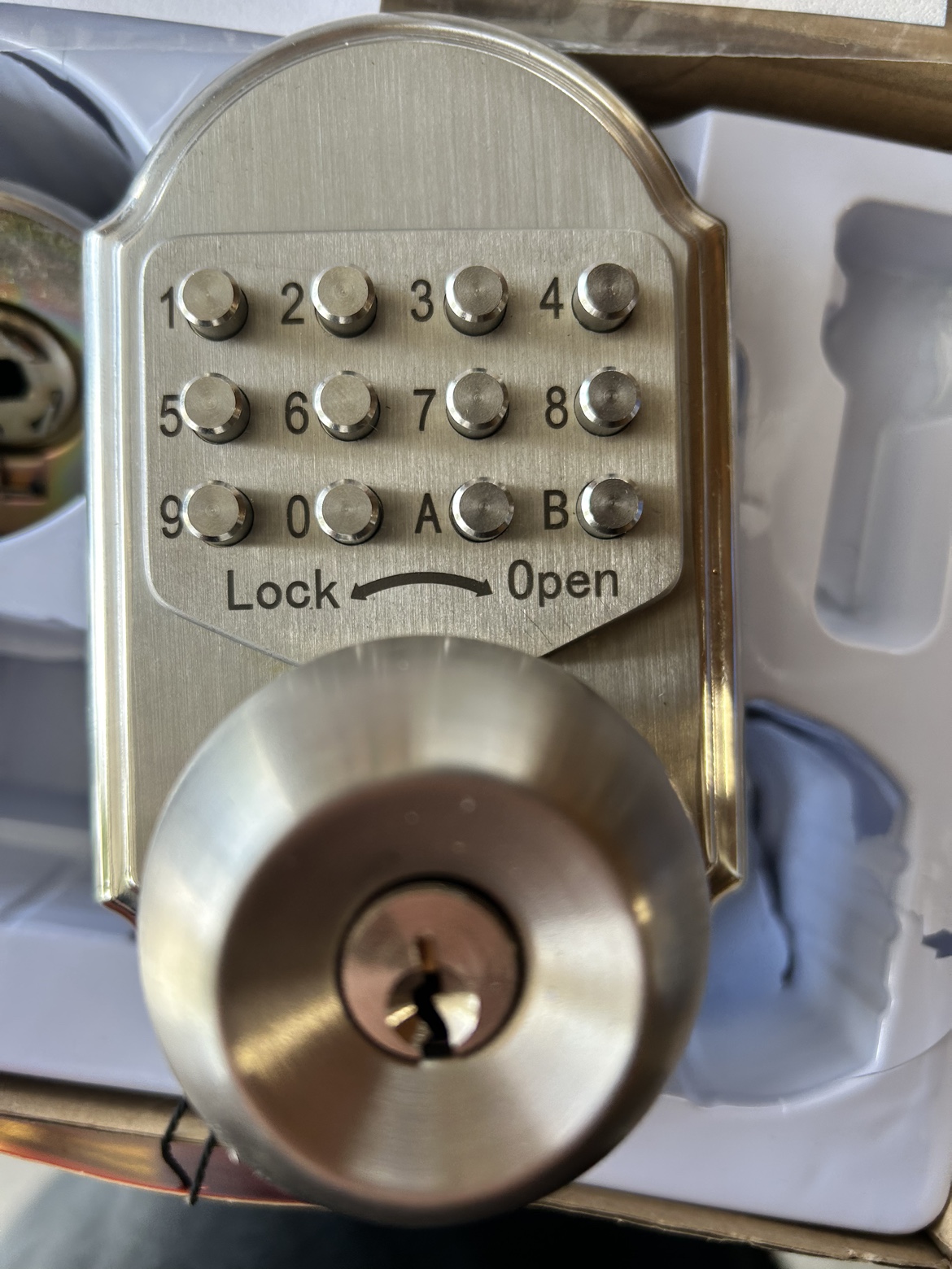 Keyless entry deadbolt